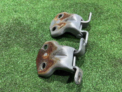 Петли двери передней правой SUBARU LEGACY OEM 61220AC000 61220AC010 BEE 2002 SILVER 01G