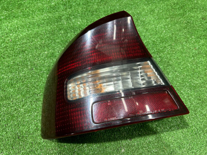 Piloto trasero izquierdo SUBARU LEGACY OEM 84201AE05B BEE BE9 BE5 2002