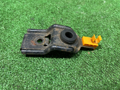 คลิปยึดก้านค้ำฝากระโปรง SUBARU LEGACY OEM 57255AE010 BEE 2003 SILVER 01G