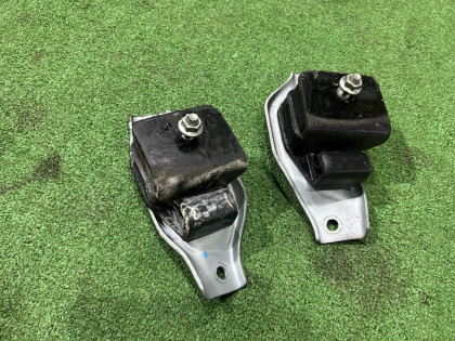 Подушки двигателя 41022FA000 41031AA110 41031AA120 SUBARU LEGACY