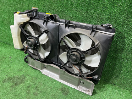 Radiador do motor SUBARU LEGACY OEM 45119AG000 BL9 BL5 BLE 2008 EJ253 AT