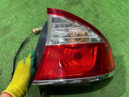 右テールランプ SUBARU LEGACY OEM 84201AG260 BL9 BL5 BLE 2008