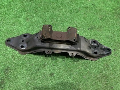 ミッションメンバー 41011AE000, 41022AE120 SUBARU LEGACY