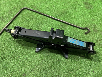 ジャッキ SUBARU LEGACY OEM 97030FA070 BE5 2002