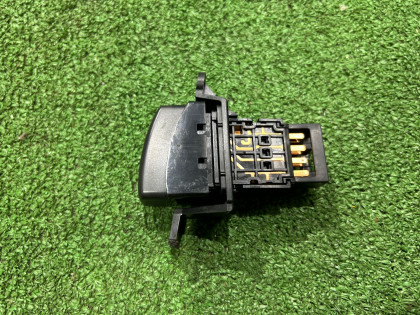 ハザードスイッチ SUBARU LEGACY OEM 83037AE000 BE5 2002 EJ206 AT