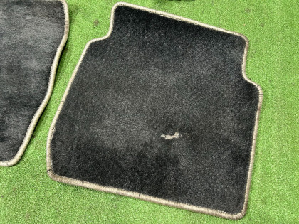 フロアマット SUBARU LEGACY OEM 95011AE021ML BE5 2002 SILVER 01G