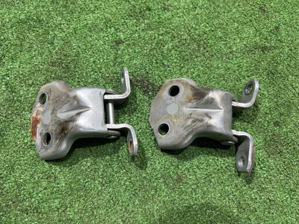 Right front door hinges SUBARU LEGACY OEM 61220AC000 61220AC010 BE5 2002 SILVER 01G