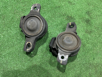 发动机支座 41022AE001 41022AE011 SUBARU LEGACY