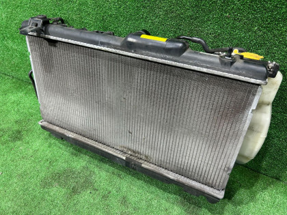 ラジエーター SUBARU LEGACY OEM 45111AE022 BE5 2002 EJ206 AT