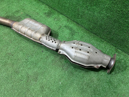 中間マフラー Катализатор SUBARU LEGACY OEM 44200AE120 BE5 2002 EJ206 AT