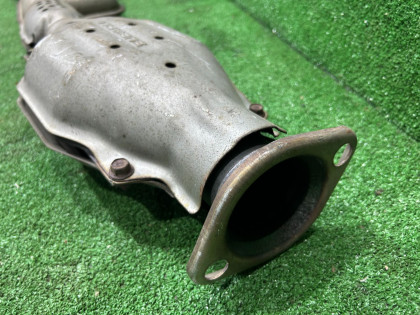 中間マフラー Катализатор SUBARU LEGACY OEM 44200AE120 BE5 2002 EJ206 AT