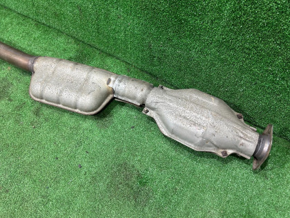中間マフラー Катализатор SUBARU LEGACY OEM 44200AE120 BE5 2002 EJ206 AT