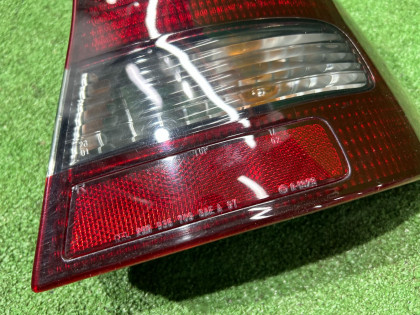 Right tail light SUBARU LEGACY OEM 84201AE04A BE5 2002
