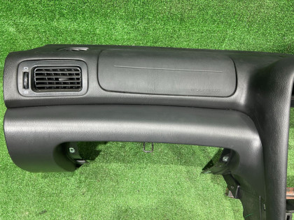 ダッシュボード черная SUBARU LEGACY OEM 66045AE000ML BE5 2002 SILVER 01G
