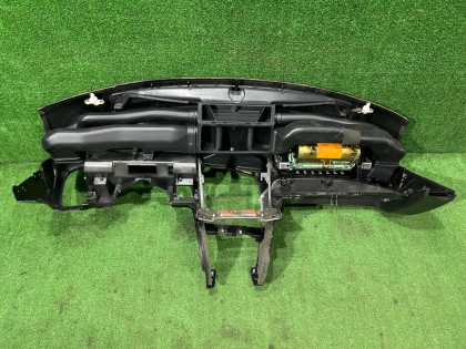 ダッシュボード черная SUBARU LEGACY OEM 66045AE000ML BE5 2002 SILVER 01G