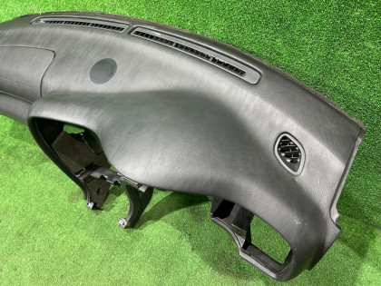 ダッシュボード черная SUBARU LEGACY OEM 66045AE000ML BE5 2002 SILVER 01G