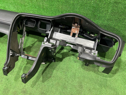 ダッシュボード черная SUBARU LEGACY OEM 66045AE000ML BE5 2002 SILVER 01G