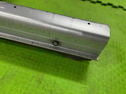 Estribo metálico izquierdo SUBARU LEGACY OEM 51620AE110 BE5 2002 SILVER 01G