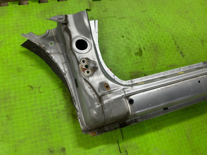Estribo metálico izquierdo SUBARU LEGACY OEM 51620AE110 BE5 2002 SILVER 01G