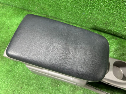 Porta-luvas e apoio de braço SUBARU FORESTER OEM 92113FE100ND SG5 2007 BLACK 32J 32J