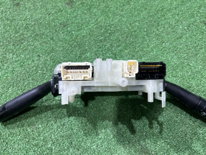 コンビネーションスイッチ SUBARU FORESTER OEM 83111SA090 SG5 2007 EJ205 AT
