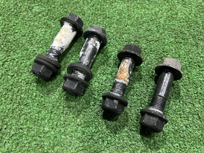 フロントキャンバーボルト SUBARU FORESTER OEM 20540AA090 20540AA100 SG5 2007 EJ205 AT