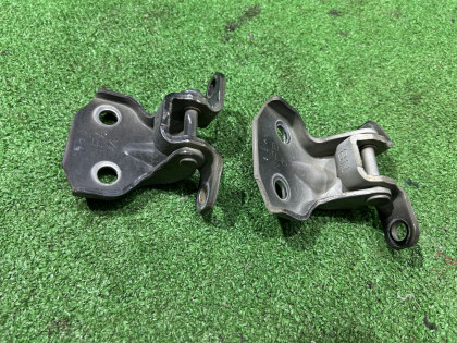 Left front door hinges 61220FA000 SUBARU FORESTER