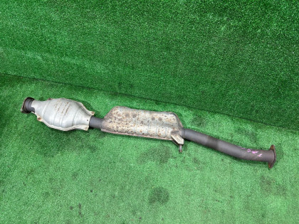 ท่อไอเสียท่อนกลาง SUBARU FORESTER OEM 44200SA080 SG5 2007 EJ205 AT