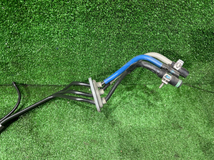 Tubería de combustible SUBARU FORESTER OEM 42063FE000 SG5 2007 EJ205 AT