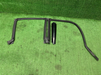 Borracha da porta direita SUBARU FORESTER OEM 63521SA000 SG5 2007 BLACK 32J 32J