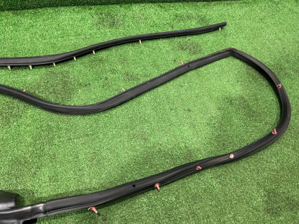 右车门密封条 SUBARU FORESTER OEM 63511SA000 SG5 2007 BLACK 32J 32J