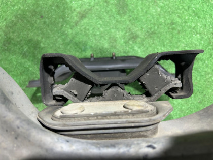 Manual transmission crossmember SUBARU LEGACY OEM 41022AC180 41011AE020 BE5 BH5 2002 EJ208 MT5