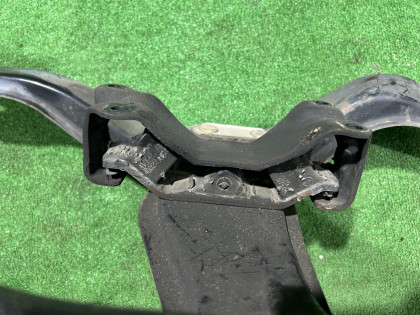 Manual transmission crossmember SUBARU LEGACY OEM 41022AC180 41011AE020 BE5 BH5 2002 EJ208 MT5