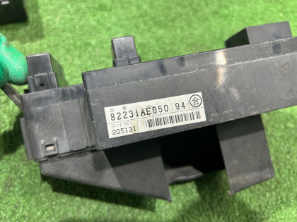 ヒューズボックス SUBARU LEGACY OEM 82231AE050 BE5 2002 EJ208 MT5