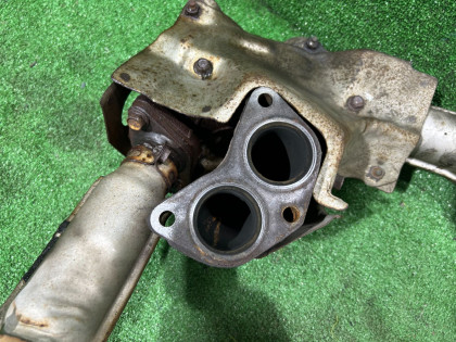 Exhaust manifold SUBARU LEGACY OEM 44101AE070 BE5 2002 EJ208 MT5