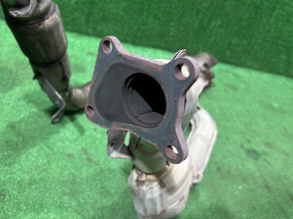 エキゾーストマニホールド SUBARU LEGACY OEM 44179AE030 44102AE080 BE5 BH5 2002 EJ208 MT5