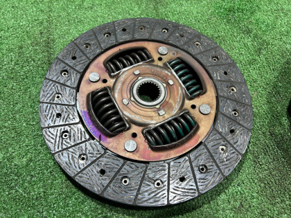 离合器套件（飞轮、压盘、从动盘） Сцепление SUBARU LEGACY OEM 30210AA570 30100AA840 12342AA070 BE5 2002 EJ208 MT5