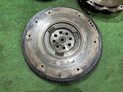 离合器套件（飞轮、压盘、从动盘） Сцепление SUBARU LEGACY OEM 30210AA570 30100AA840 12342AA070 BE5 2002 EJ208 MT5