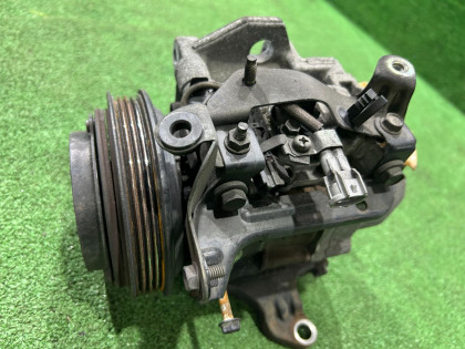 エアコンコンプレッサー SUBARU LEGACY OEM 73111AE080 BE5 2002 EJ208 MT5