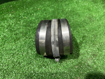 Intercooler pipe центр 21869AA080 SUBARU LEGACY