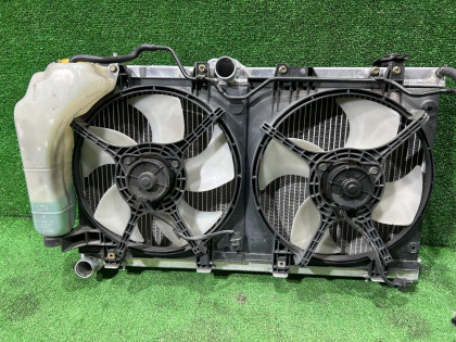 Radiador do motor SUBARU LEGACY OEM 45111AE032 BE5 2002 EJ208 MT5