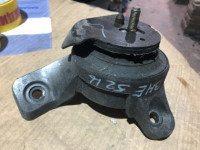 Soporte del motor izquierdo 41022AE110 SUBARU LANCASTER