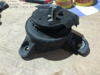Apoio do motor esquerdo SUBARU LANCASTER OEM 41022AE110 BH9 2000 EZ30