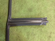 右ドアウェザーストリップ SUBARU LEGACY OEM 63521AE020 BH9 1999 Silver 792