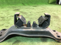 คานรองเกียร์ 41022AA241 41022AA231 41021FA070 SUBARU LEGACY