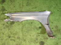 Guarda-lamas dianteiro direito SUBARU LEGACY OEM 57110AC100 BG5 1997 Silver 406