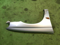 Guarda-lamas dianteiro direito SUBARU LEGACY OEM 57110AC100 BG5 1997 Silver 406