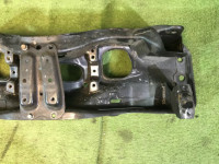 Travessa dianteira SUBARU LANCASTER OEM 20101AE013 BHE 2002 EZ30