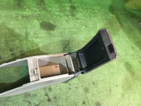 Porta-luvas e apoio de braço SUBARU LANCASTER OEM 92111AE010AD BHE 2002 white pearl 07C