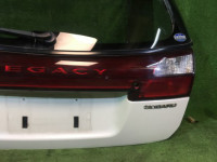 Porta da bagageira SUBARU LANCASTER OEM 60800AE040 BHE 2002 white pearl 07C